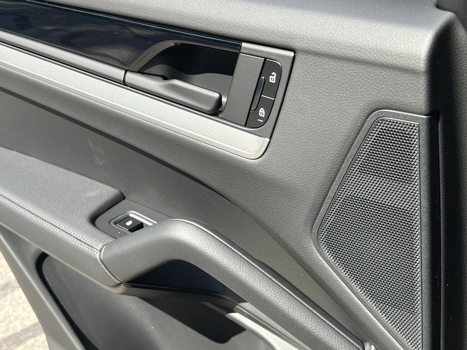 New 2026 Porsche Cayenne Coupe AWD/4WD image 36