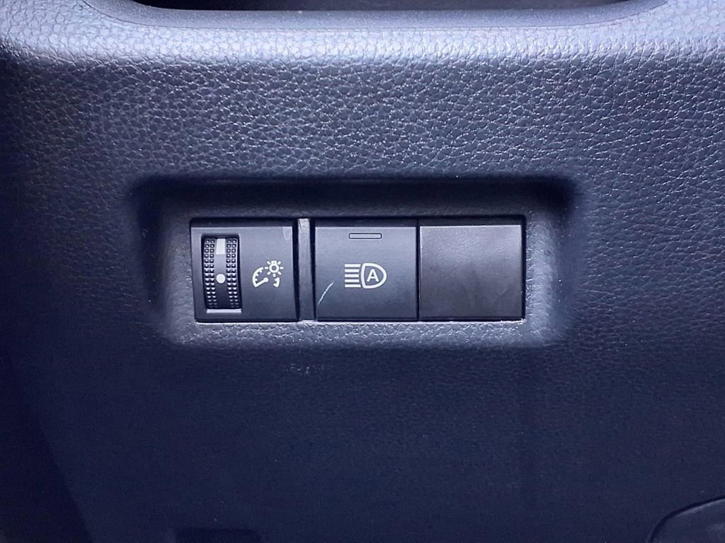 Used 2024 Toyota RAV4 XLE image 21