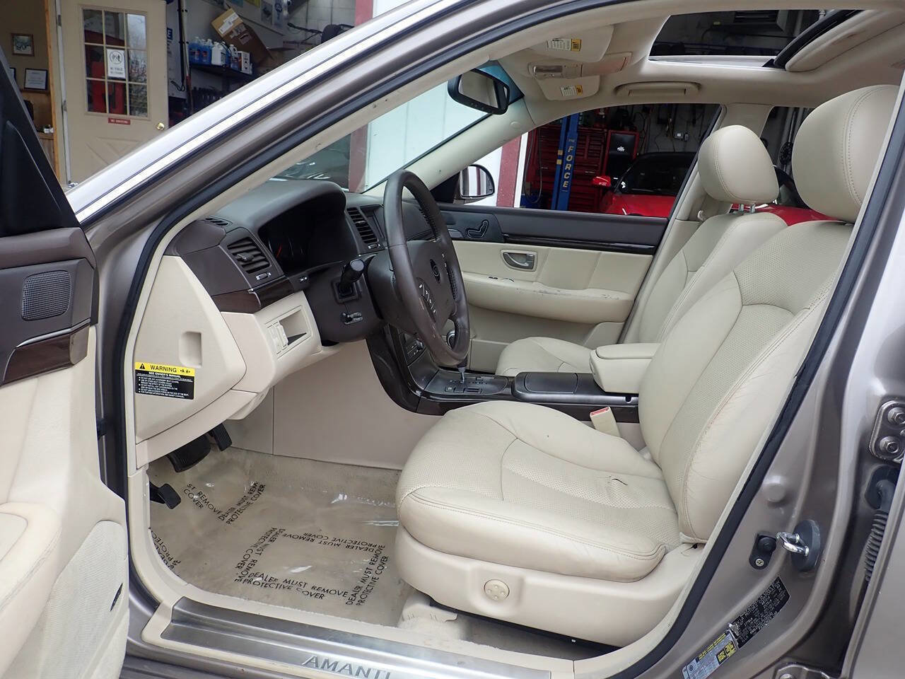 Used 2007 Kia Amanti w/ Leather Pkg image 7