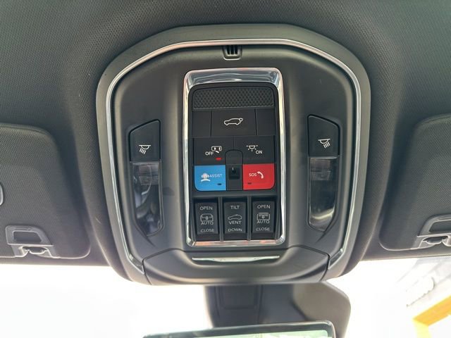 Used 2024 Jeep Grand Cherokee L Limited w/ Luxury Tech Group II image 37