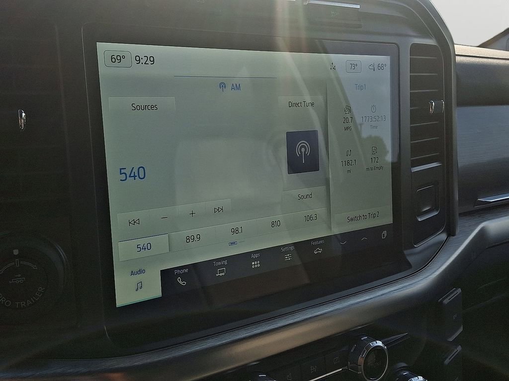 Used 2022 Ford F150 Lariat w/ Trailer Tow Package image 17