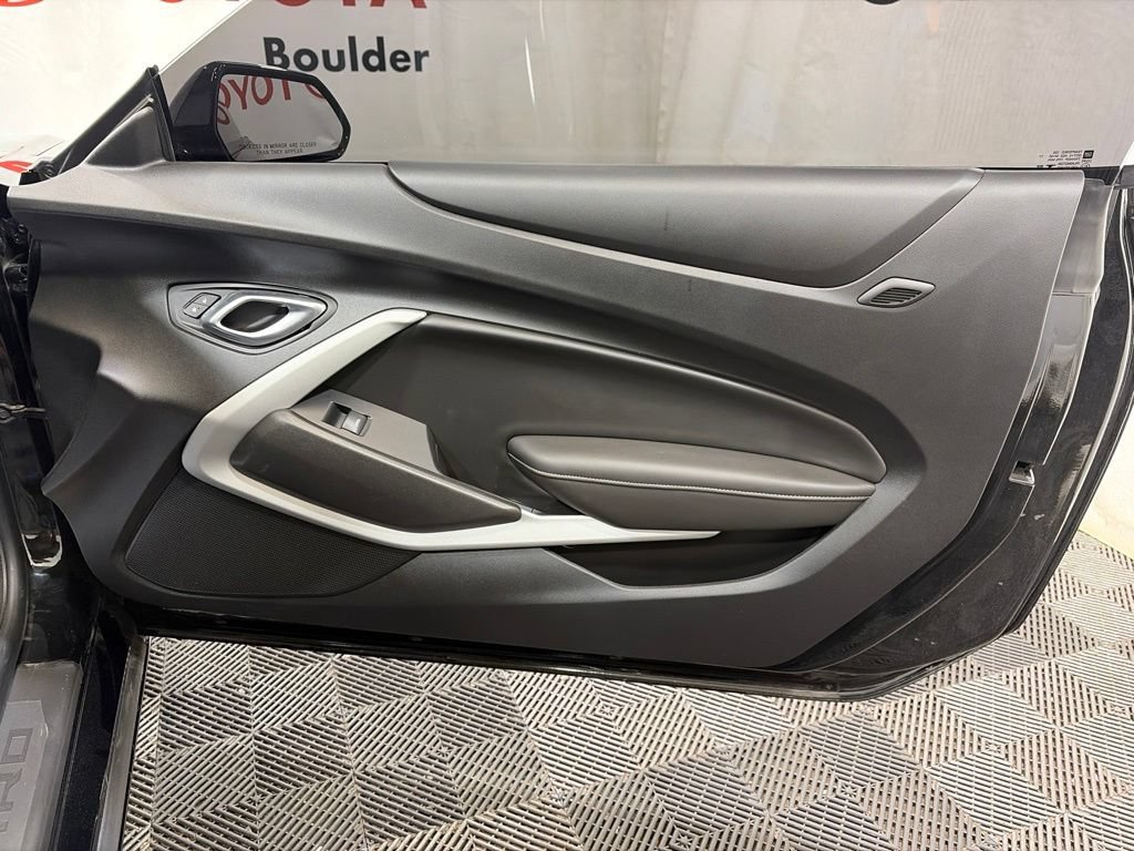 Used 2021 Chevrolet Camaro SS RWD image 11