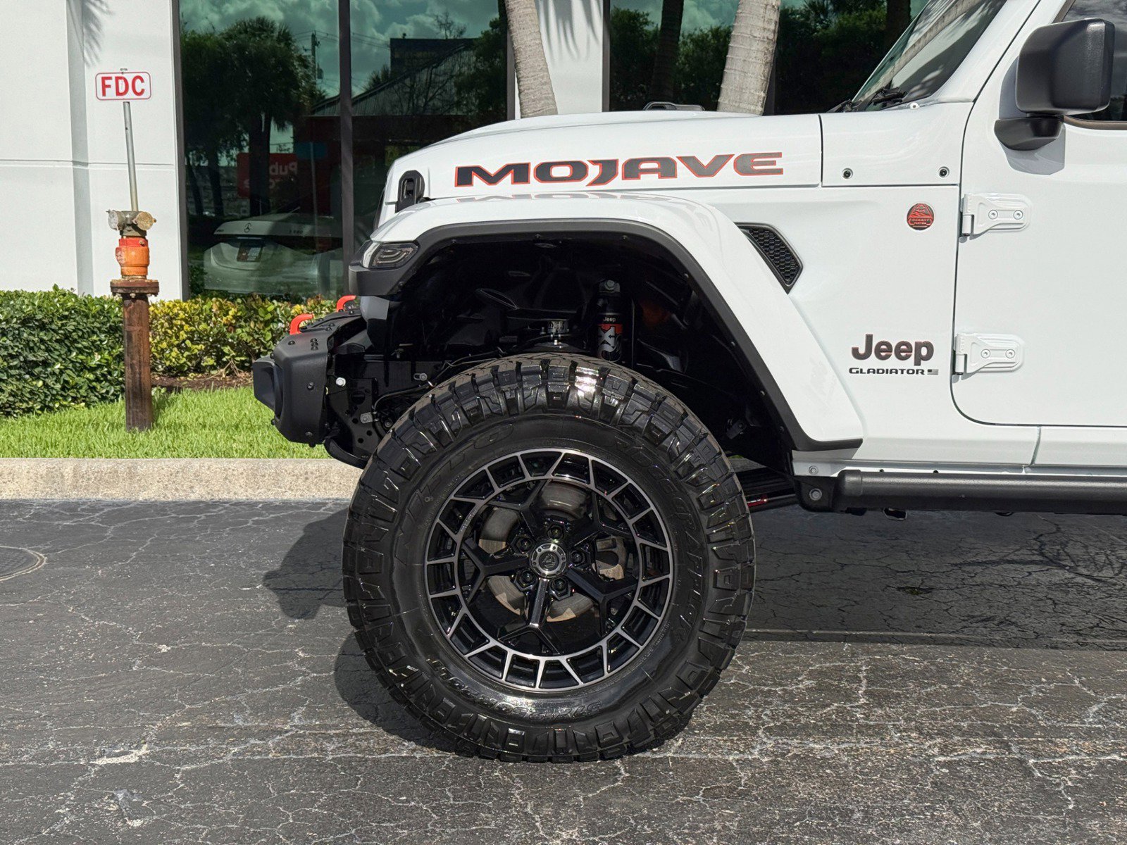 Used 2024 Jeep Gladiator Mojave AWD/4WD image 15