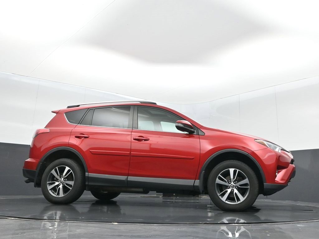 Used 2017 Toyota RAV4 XLE w/ Premium Extra Value Package image 29