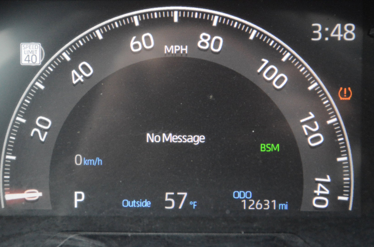 Used 2025 Toyota RAV4 XLE Premium image 31