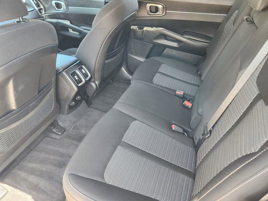 Used 2021 Kia Sorento LX image 28