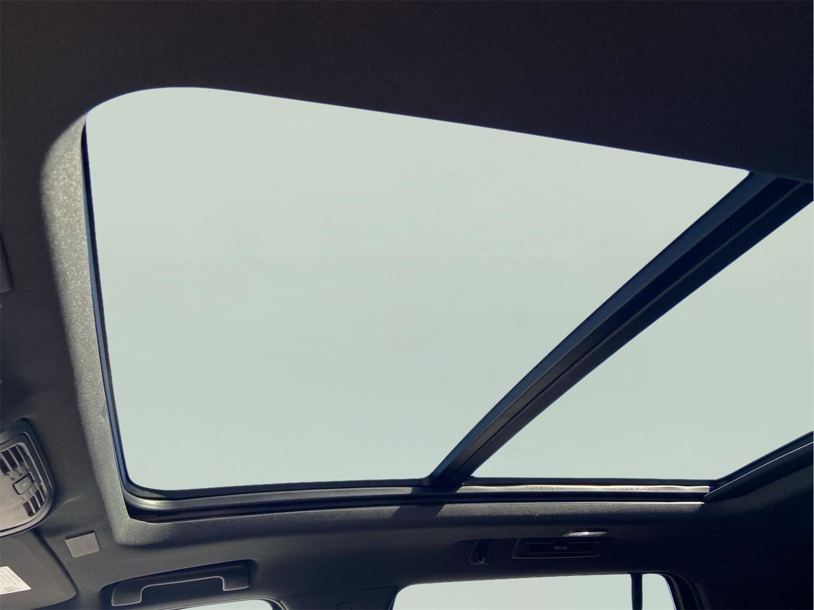 Used 2026 GMC Yukon AT4 w/ AT4 Premium Package AWD/4WD image 33