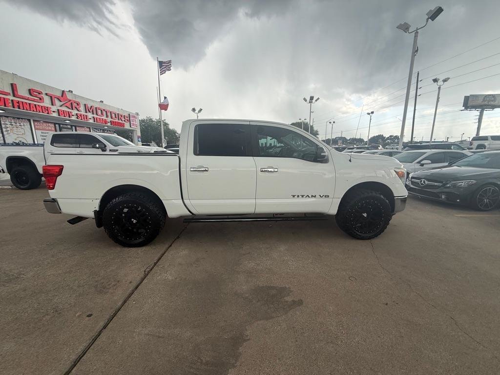 Used 2018 Nissan Titan SV RWD image 8