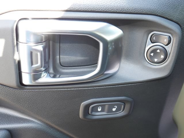 Used 2025 Jeep Gladiator Sport AWD/4WD image 10