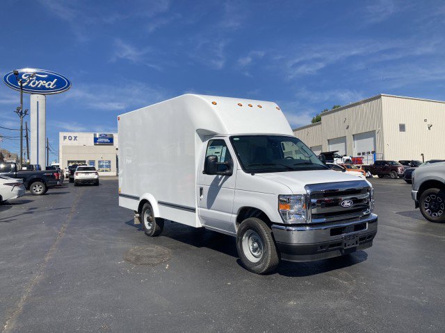 New 2027 Ford E-350 and Econoline 350 Super Duty RWD image 4