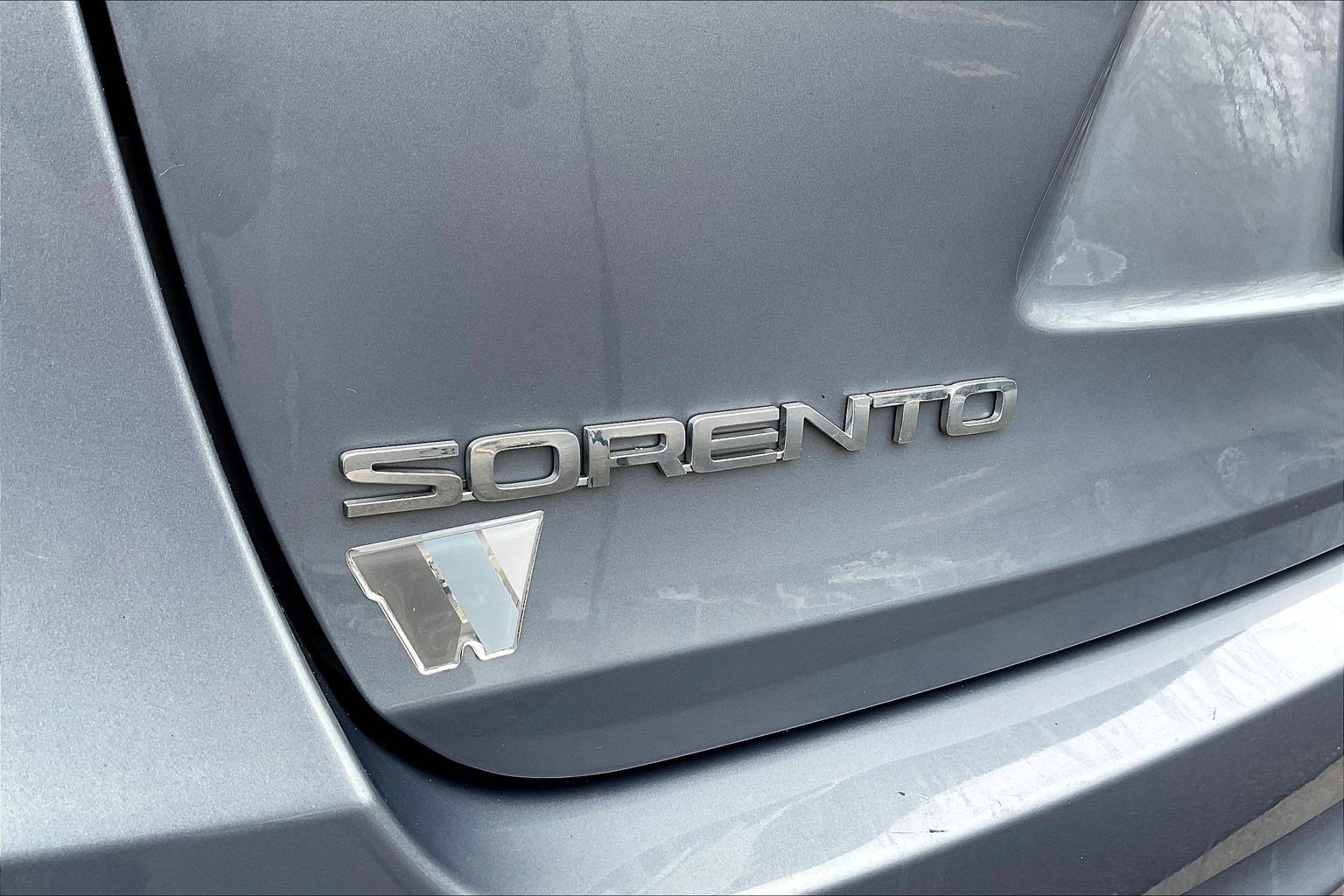 Used 2020 Kia Sorento LX image 24