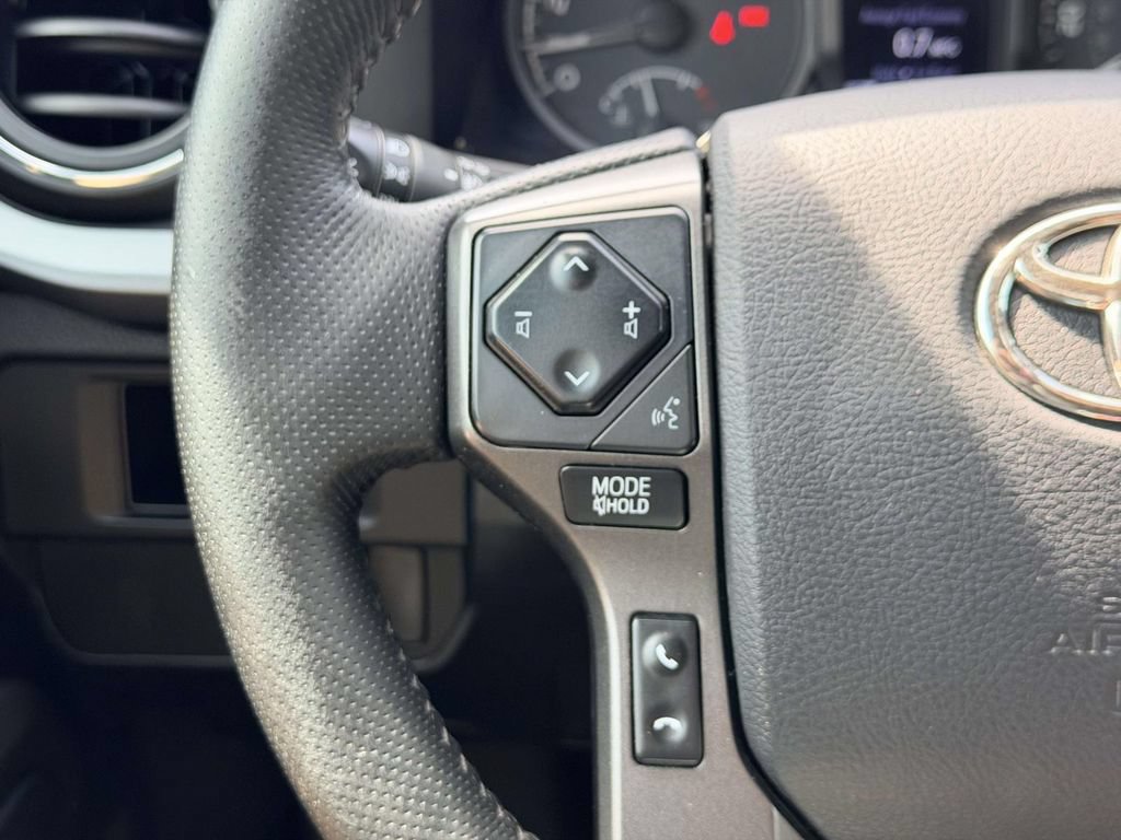 Certified 2016 Toyota Tacoma TRD Sport w/ Towing Package RWD image 9
