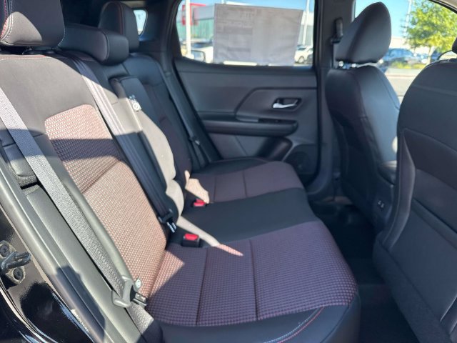 New 2027 Nissan Kicks SR w/ Cold Weather Package FWD image 12