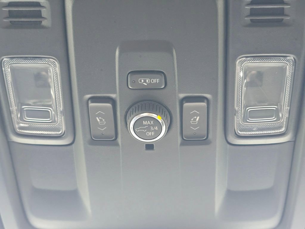Used 2025 GMC Yukon XL Elevation AWD/4WD image 28