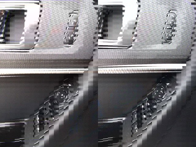 New 2026 Ford Explorer ST-Line w/ ST-Line Street Pack image 13