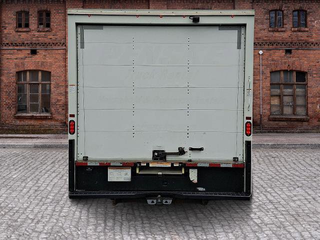 Certified 2022 Ford E-350 and Econoline 350 Super Duty RWD image 5