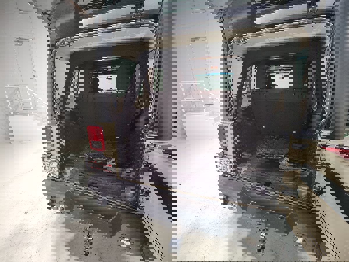 Used 2018 Jeep Wrangler Unlimited Sport S image 9