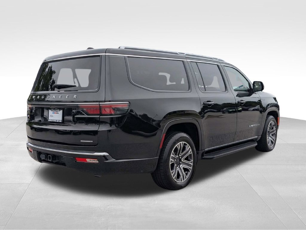Used 2024 Jeep Wagoneer L Series II w/ Flexible Seating Group AWD/4WD image 4