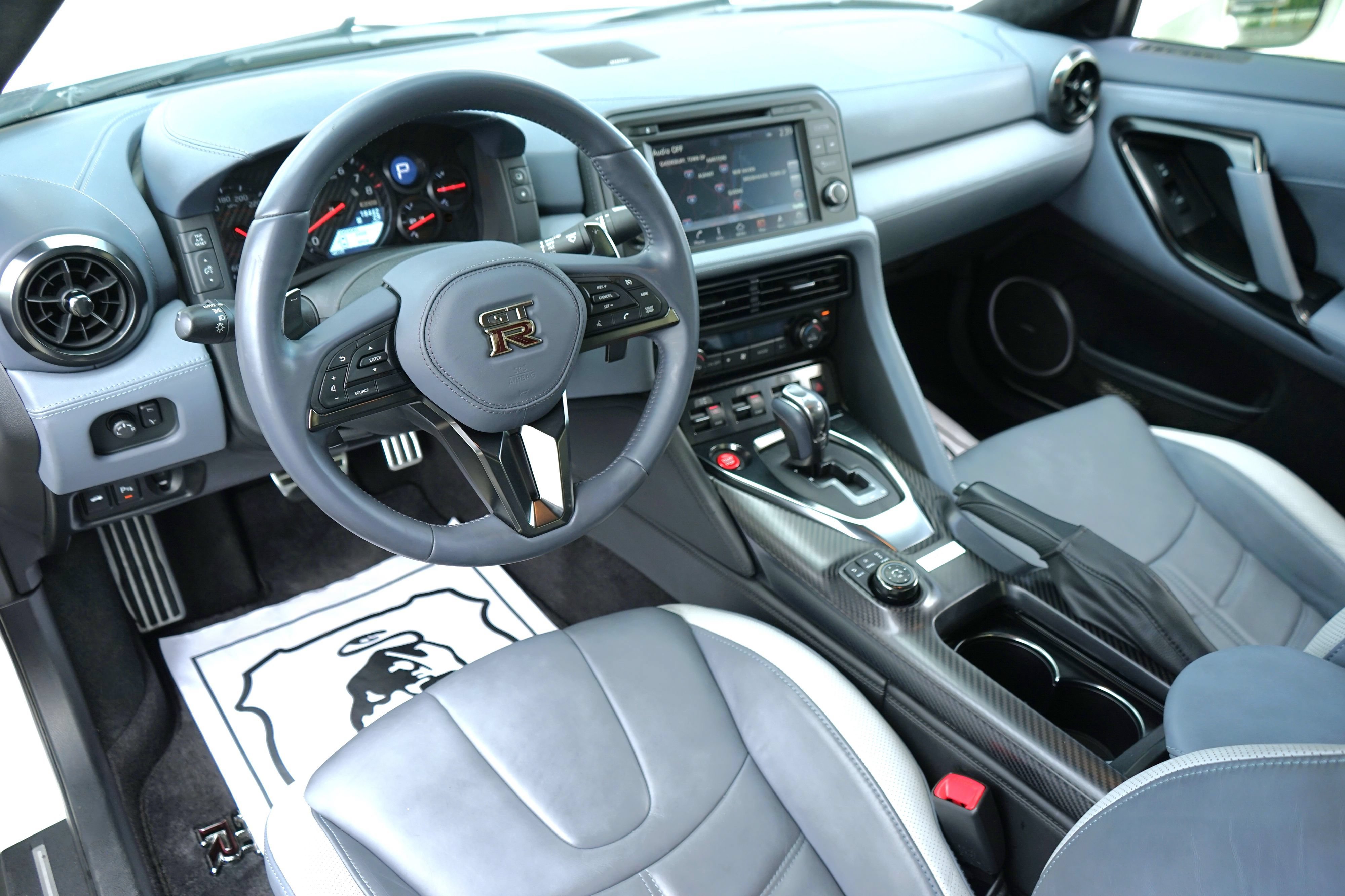 Used 2020 Nissan GT-R Premium AWD/4WD image 24