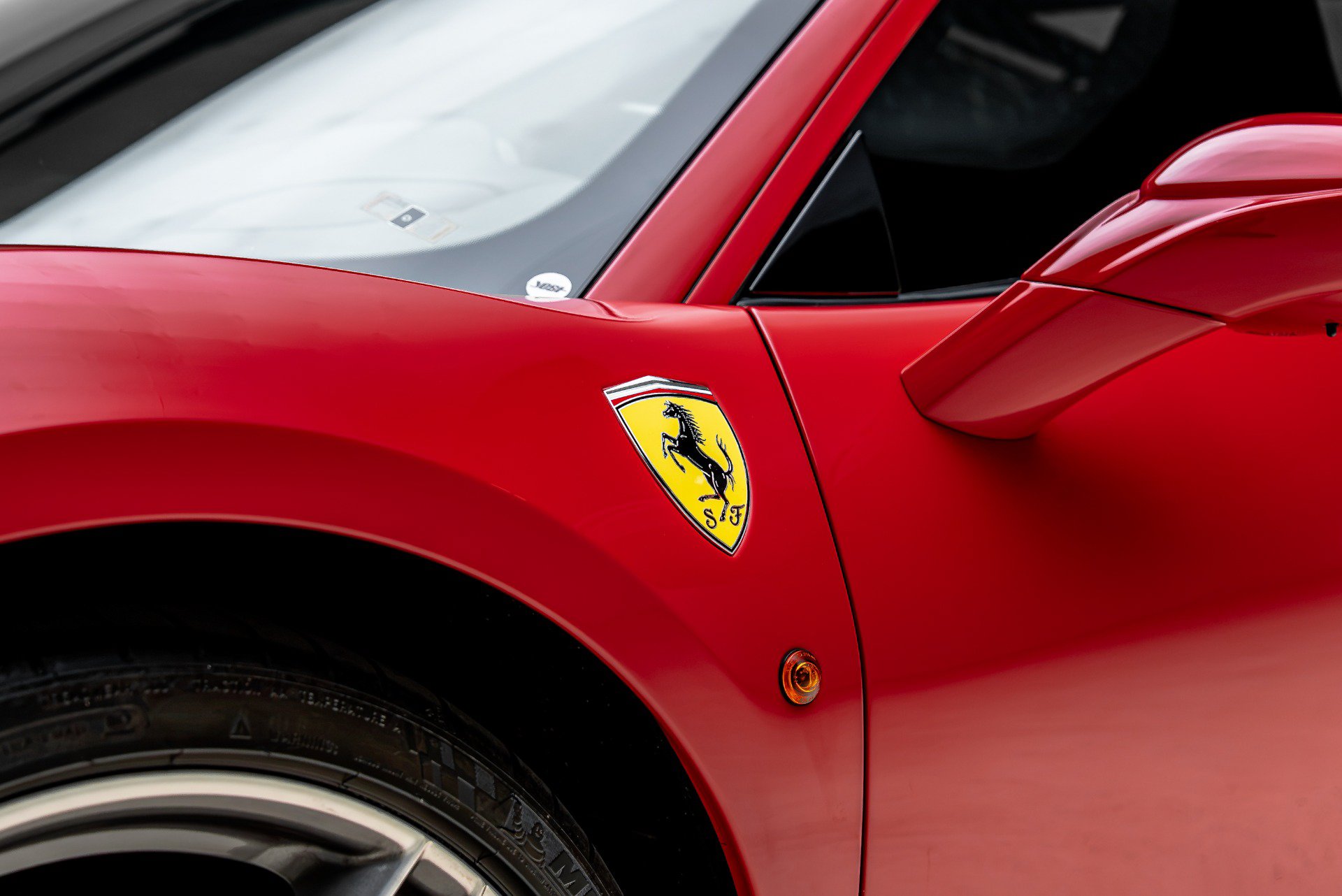 Used 2018 Ferrari 488 GTB RWD image 24
