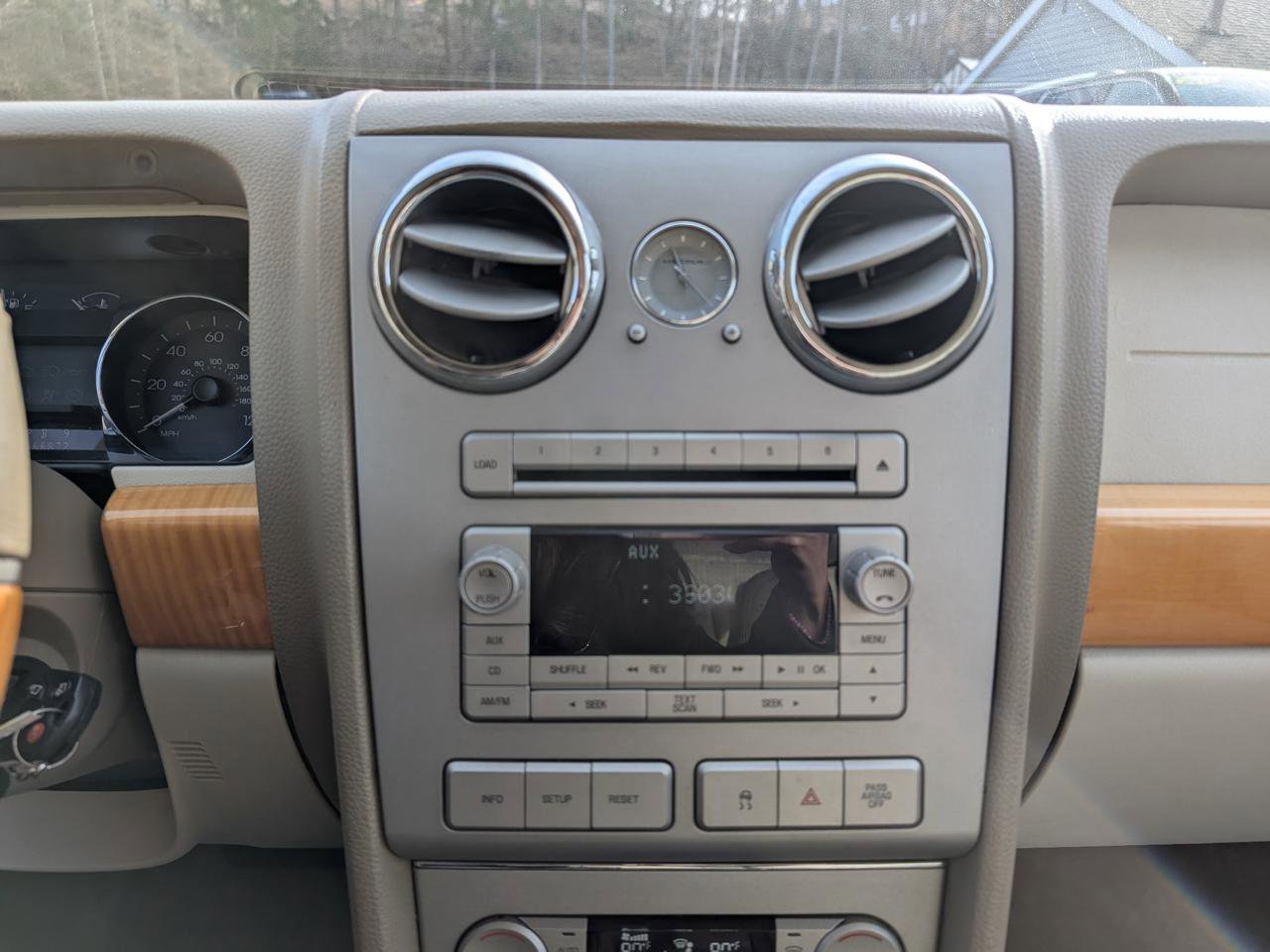 Used 2009 Lincoln MKZ image 12