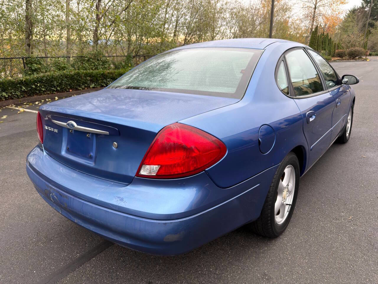 Used 2003 Ford Taurus SE image 5