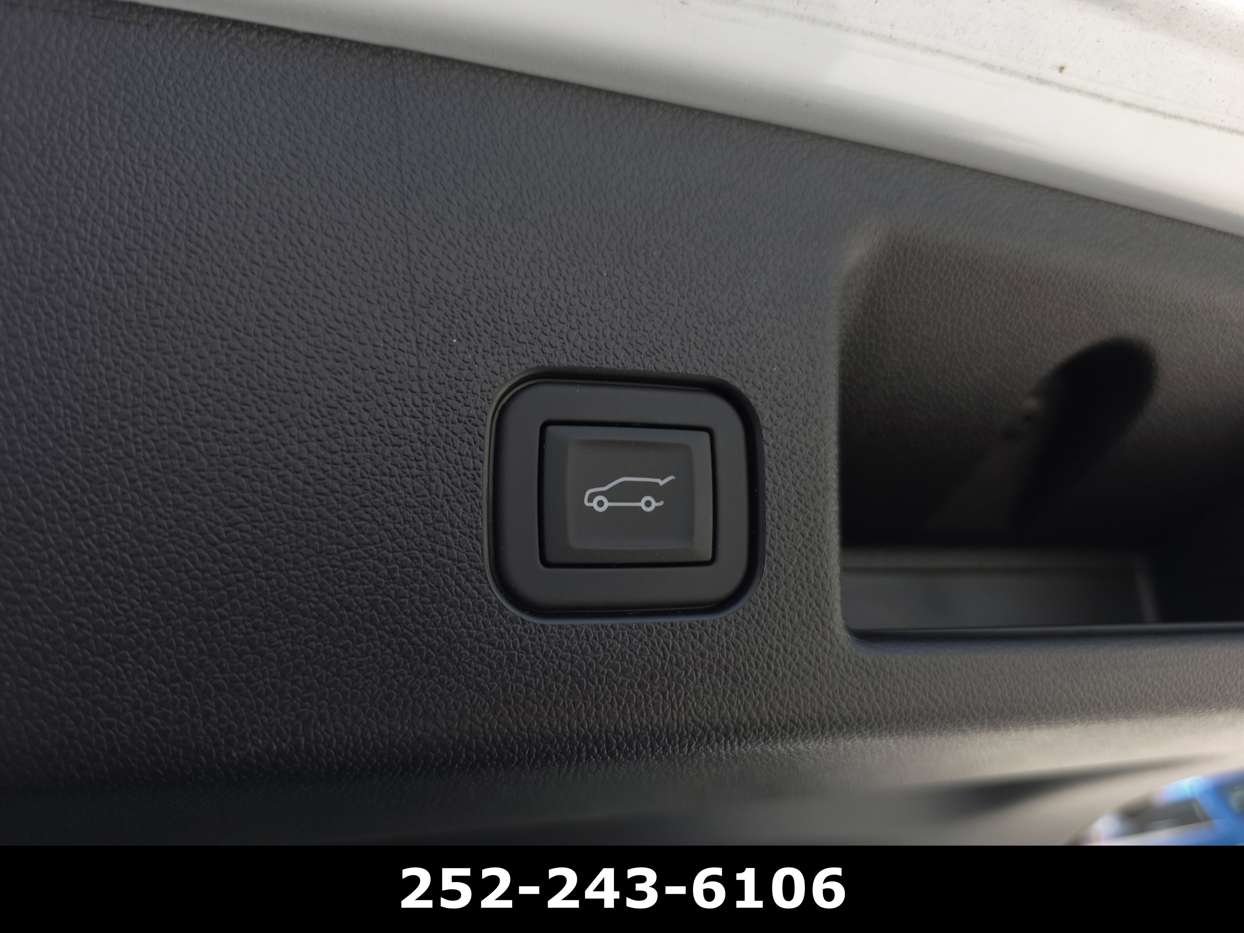 Used 2025 Chevrolet Equinox EV LT FWD image 34