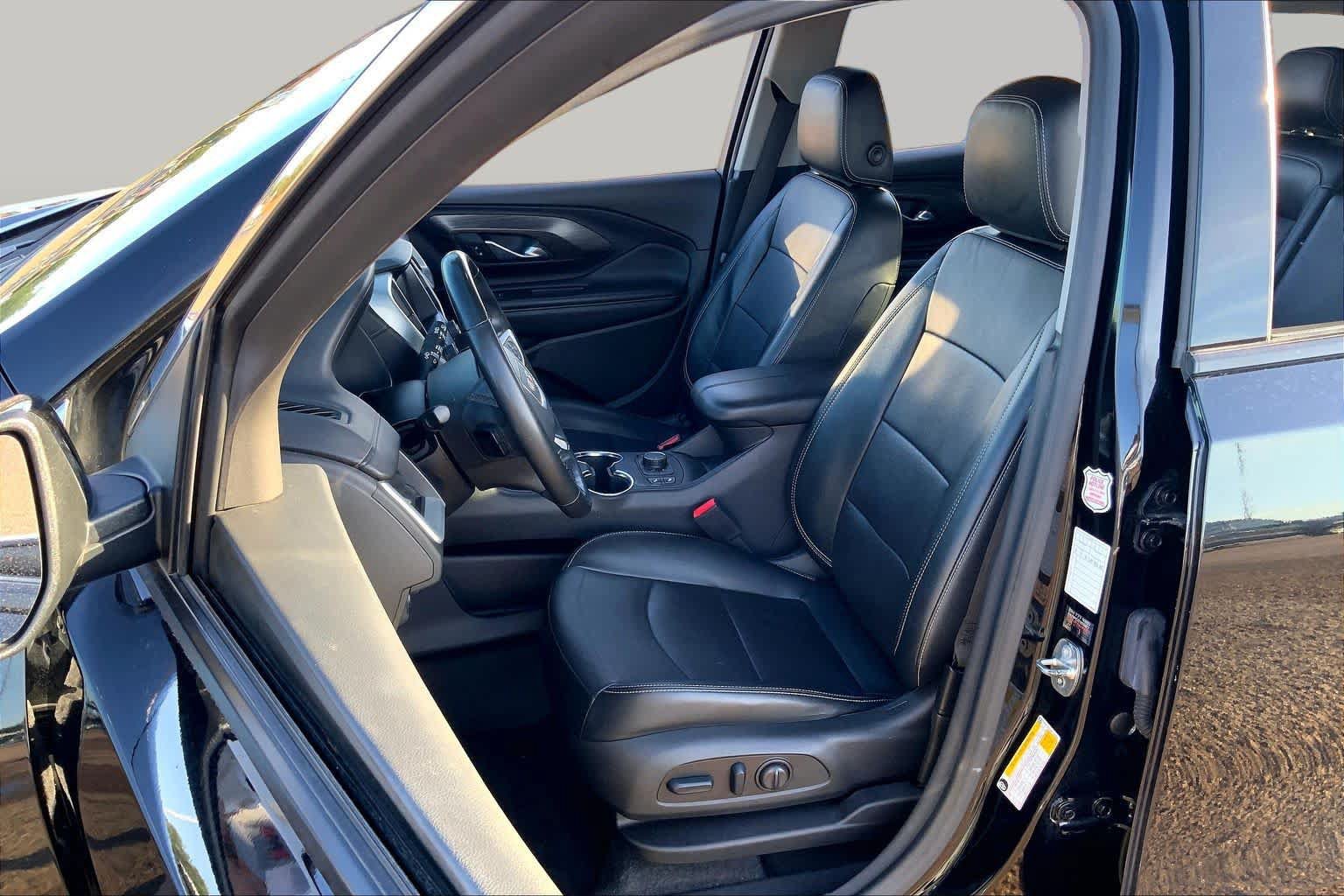 Used 2024 GMC Terrain SLT AWD/4WD image 8