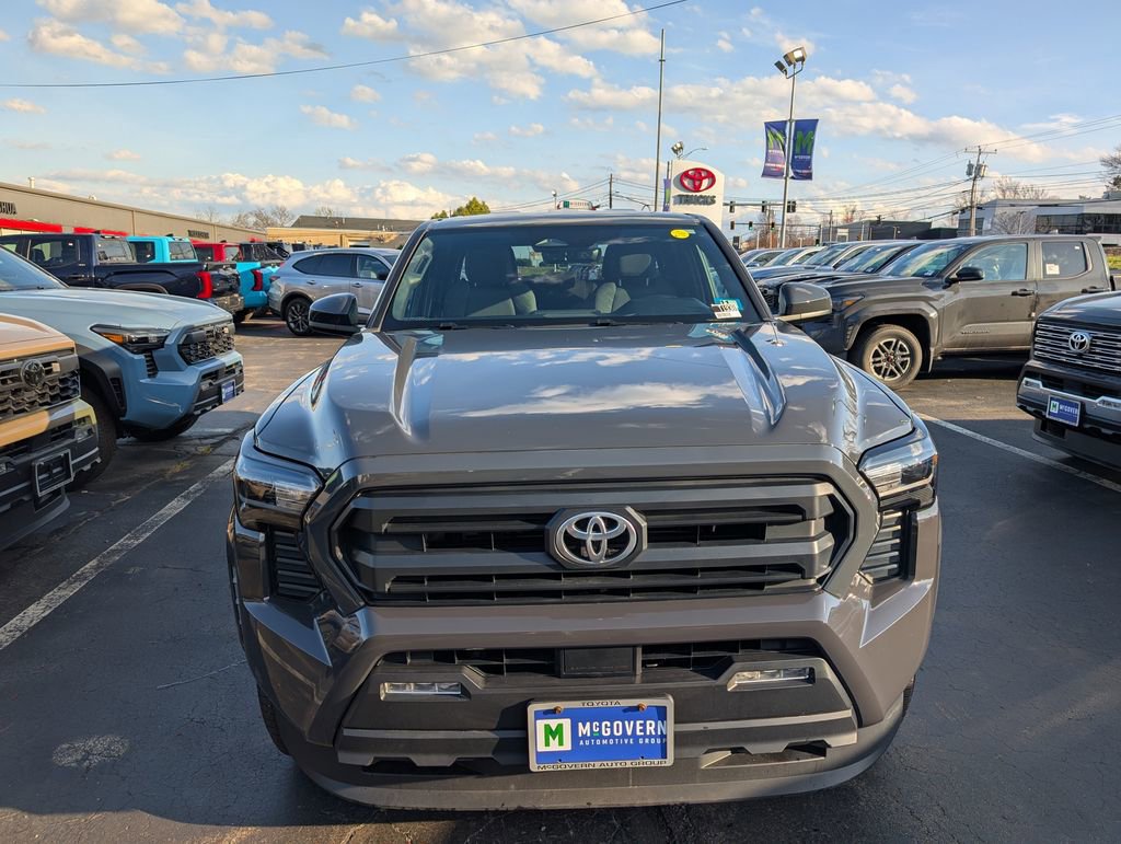 Certified 2024 Toyota Tacoma SR5 AWD/4WD image 11