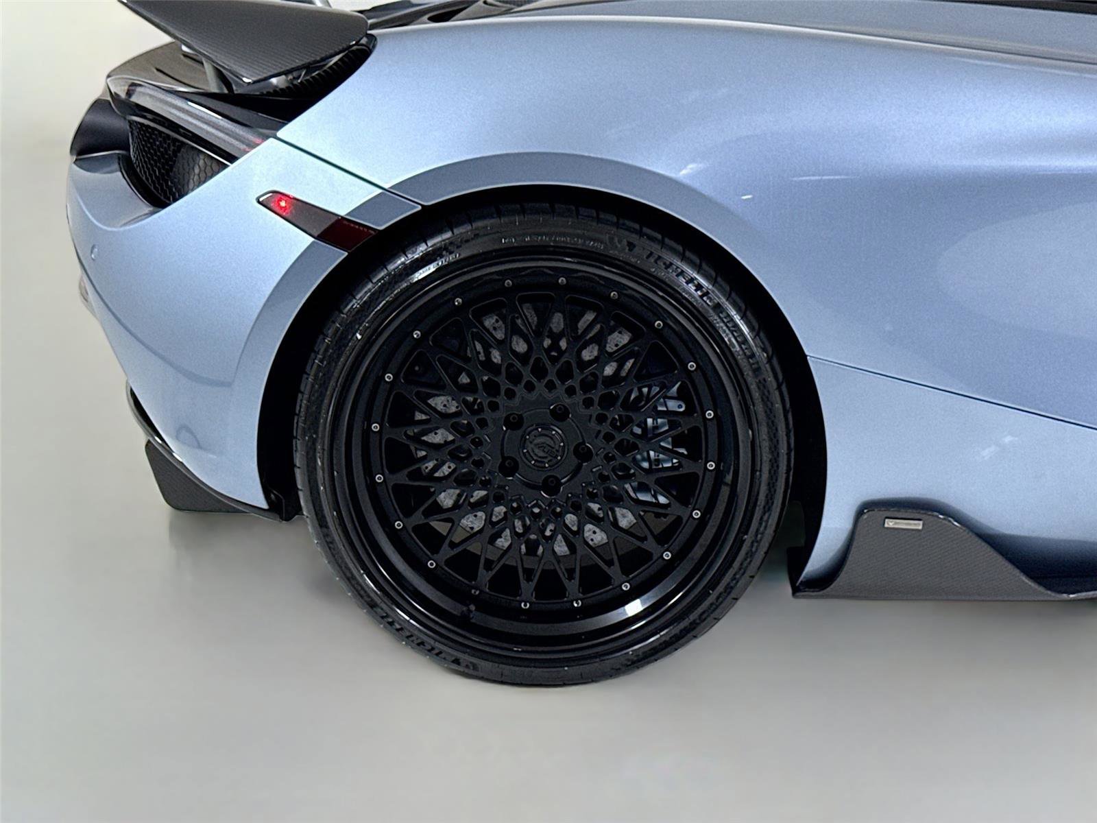 Used 2019 McLaren 720S RWD image 38