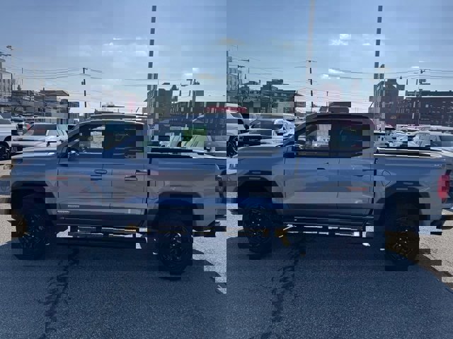 New 2026 GMC Canyon Elevation w/ Convenience Package image 2