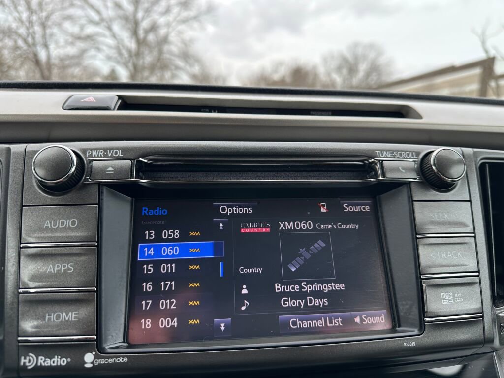 Used 2015 Toyota RAV4 Limited image 16