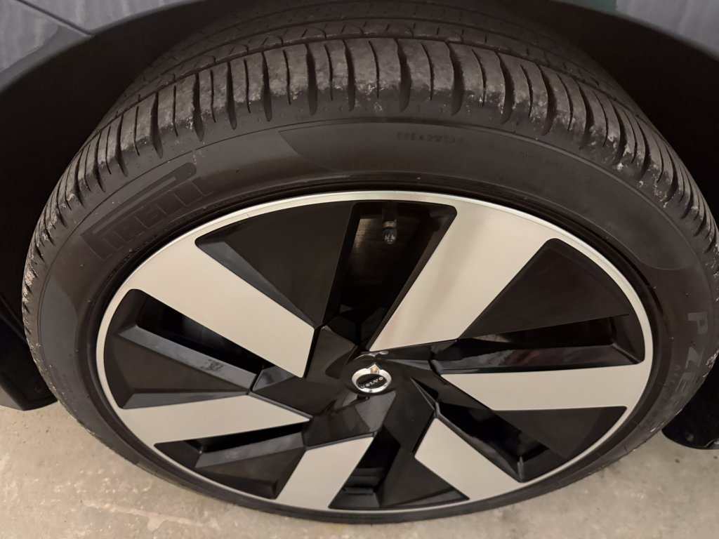 Used 2024 Volvo S60 T8 Plus w/ Climate Package AWD/4WD image 9