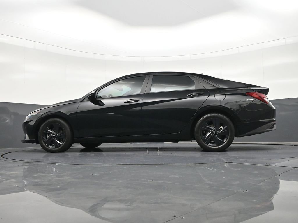 Used 2023 Hyundai Elantra SEL FWD image 31