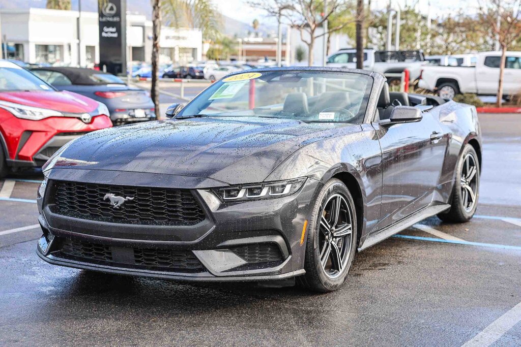 Used 2024 Ford Mustang Convertible image 18