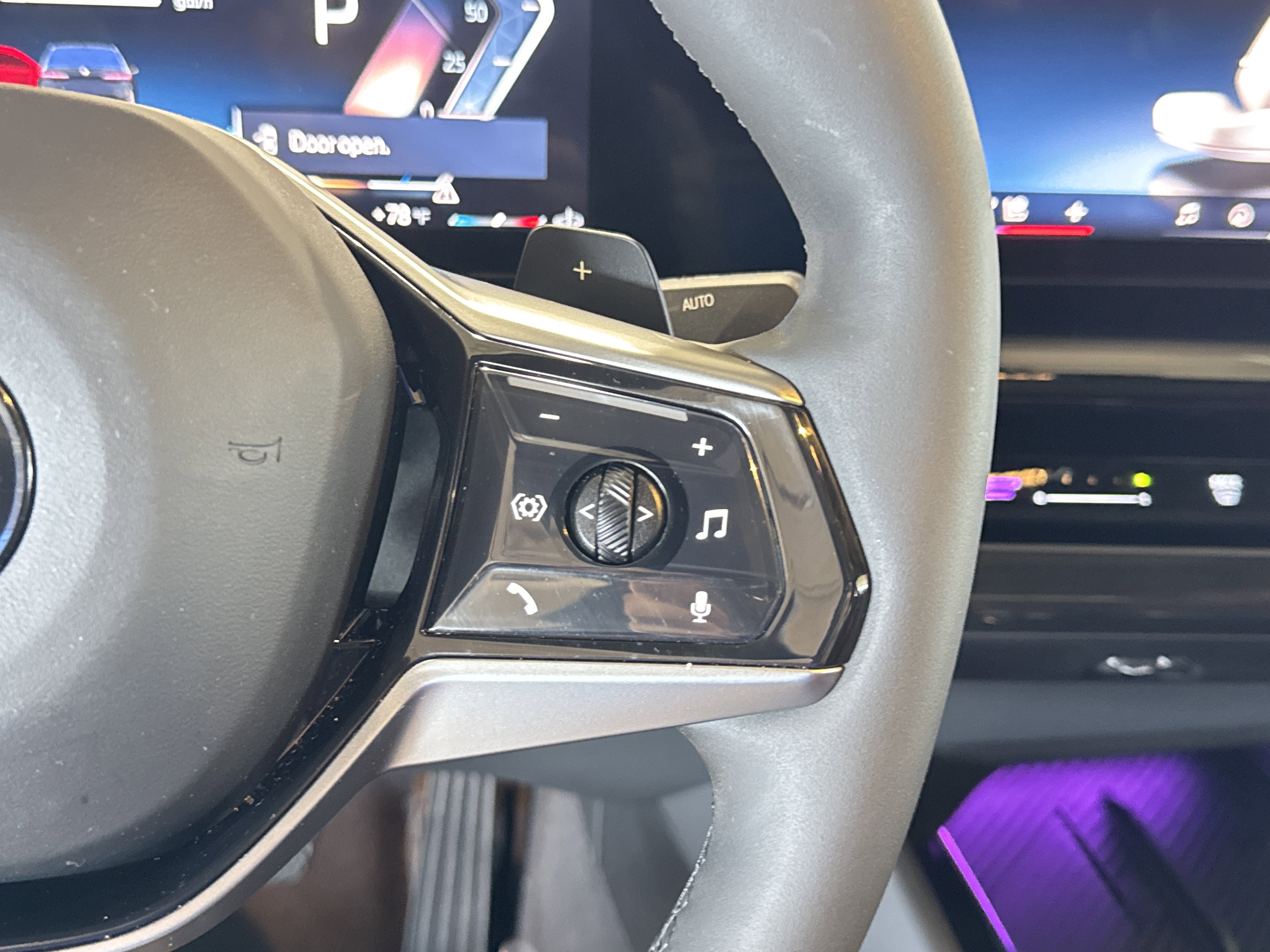 Certified 2025 BMW 530i image 23