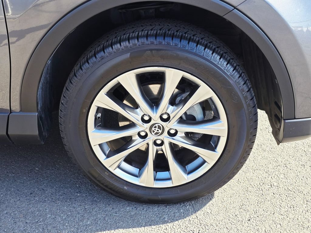 Used 2018 Toyota RAV4 Limited w/ Carpet Mat Package AWD/4WD image 9