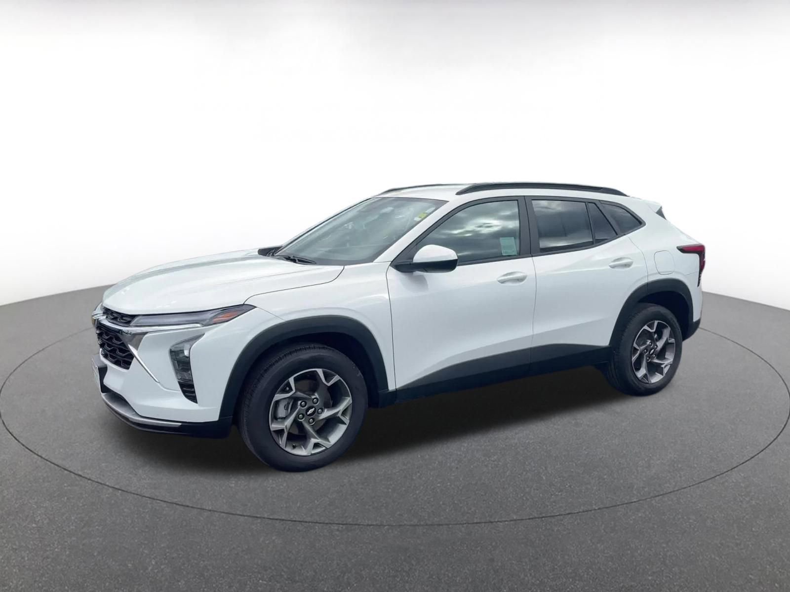 Used 2025 Chevrolet Trax LT image 8