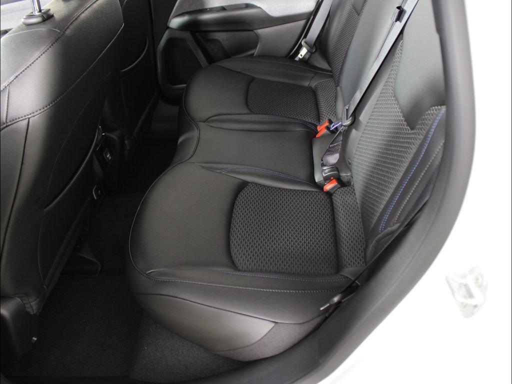 New 2025 Jeep Compass Latitude AWD/4WD image 30