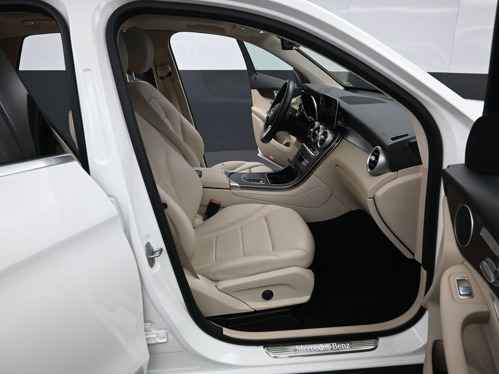 Used 2021 Mercedes-Benz GLC 300 4MATIC image 35