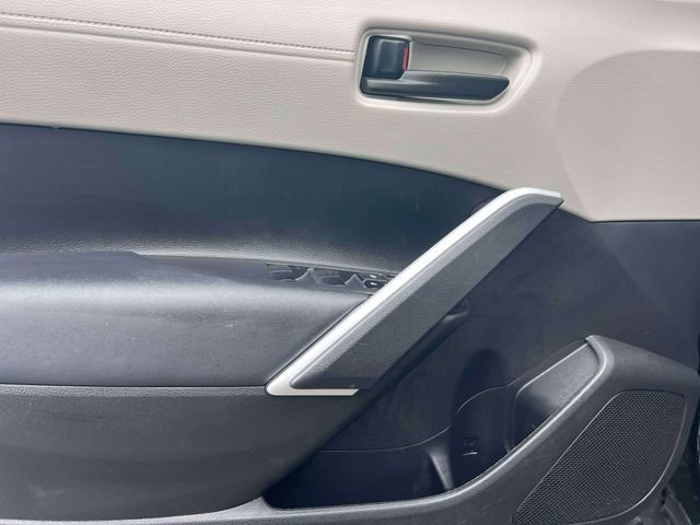 Used 2024 Toyota Corolla Cross L image 18