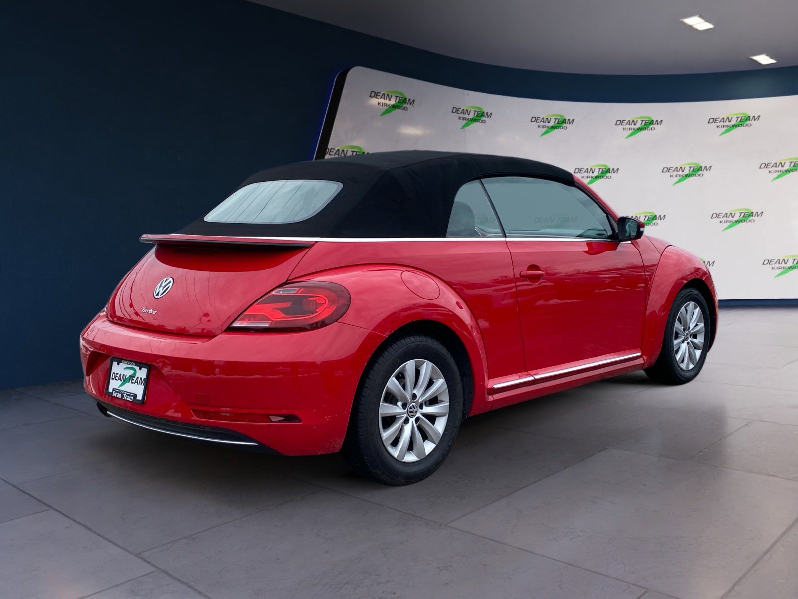 Used 2019 Volkswagen Beetle 2.0T S FWD image 3