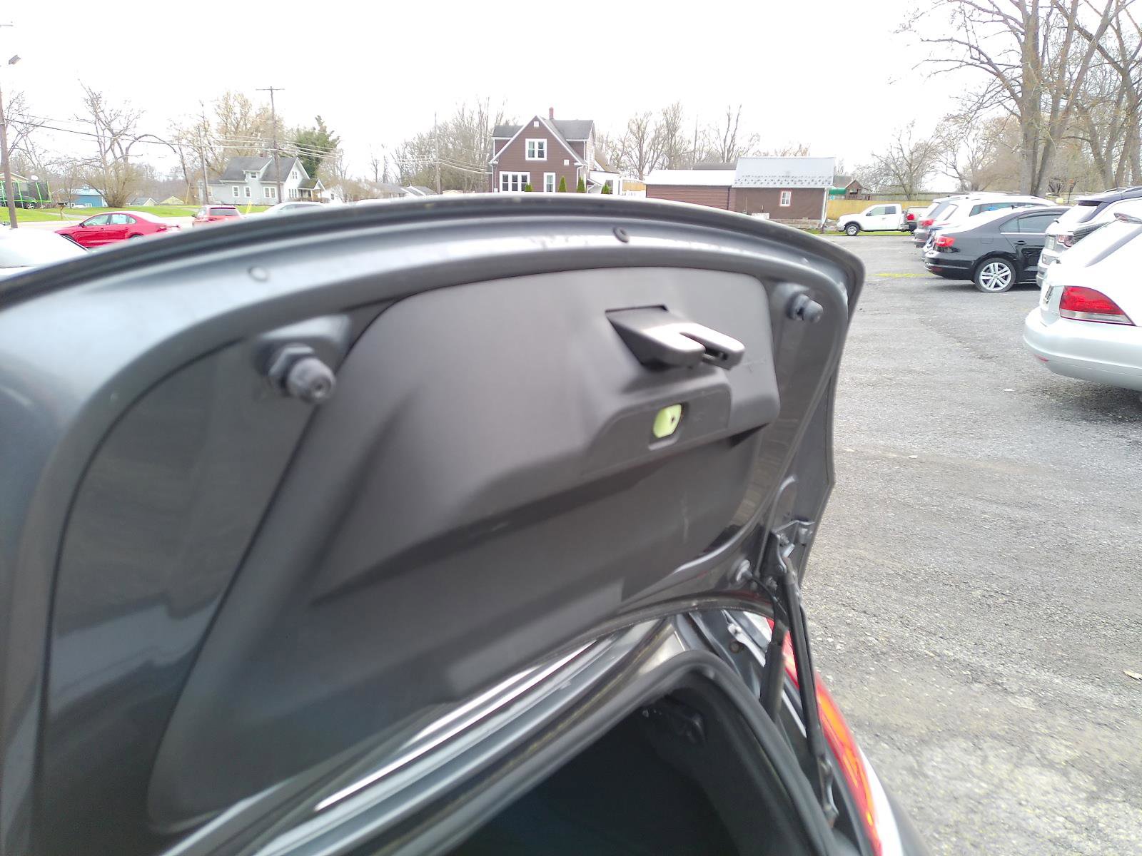 Used 2014 Volkswagen Beetle 2.5 FWD image 25