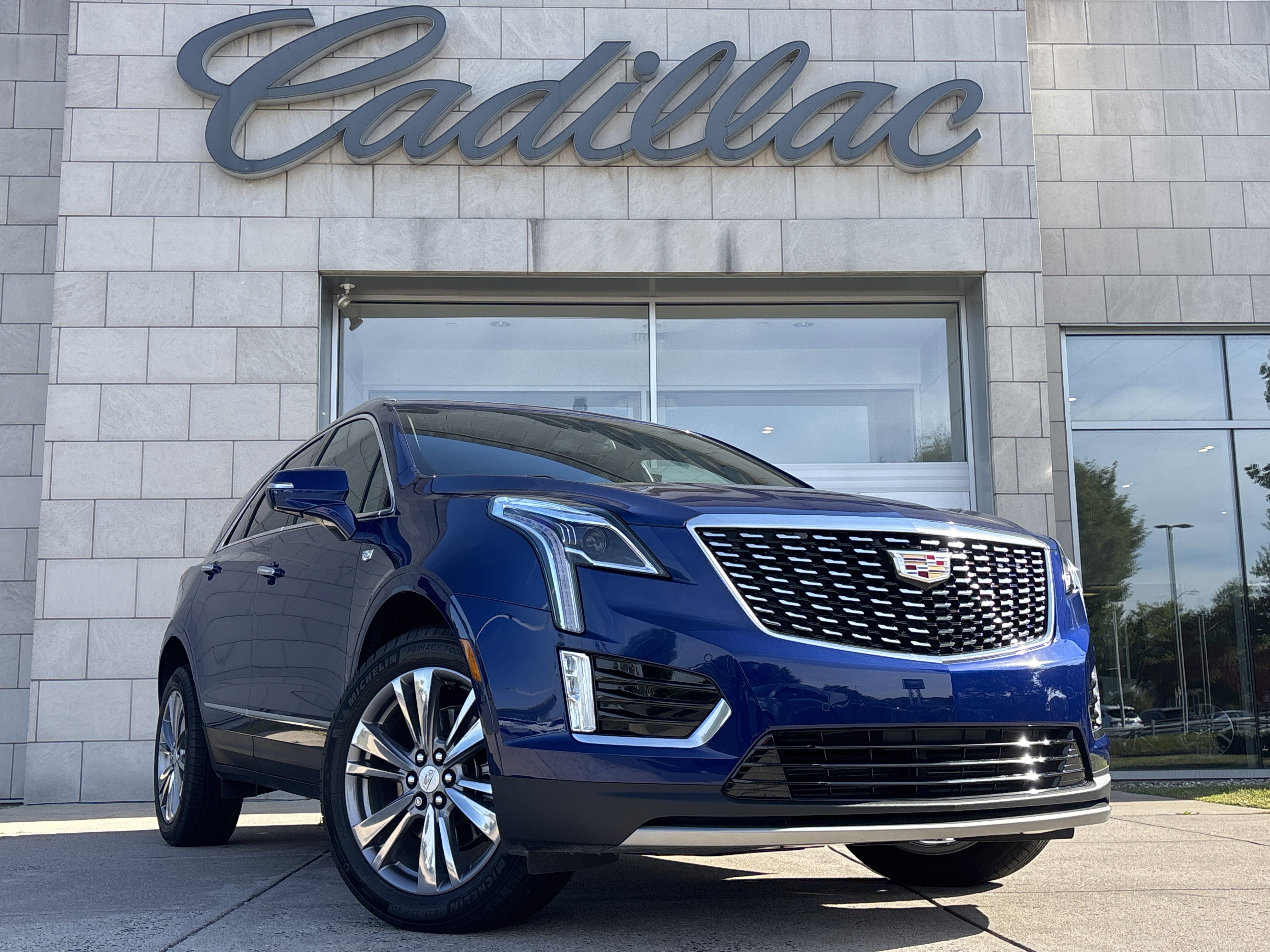 Used 2025 Cadillac XT5 Premium Luxury image 1
