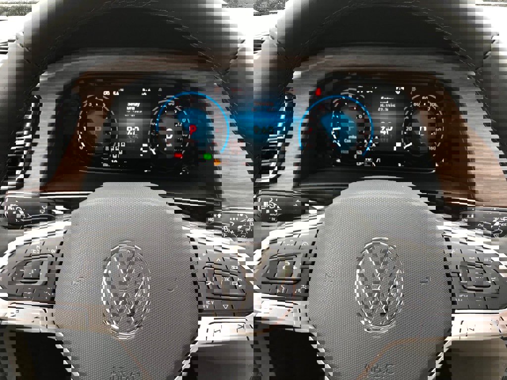 New 2025 Volkswagen Atlas SEL Premium R-Line image 19