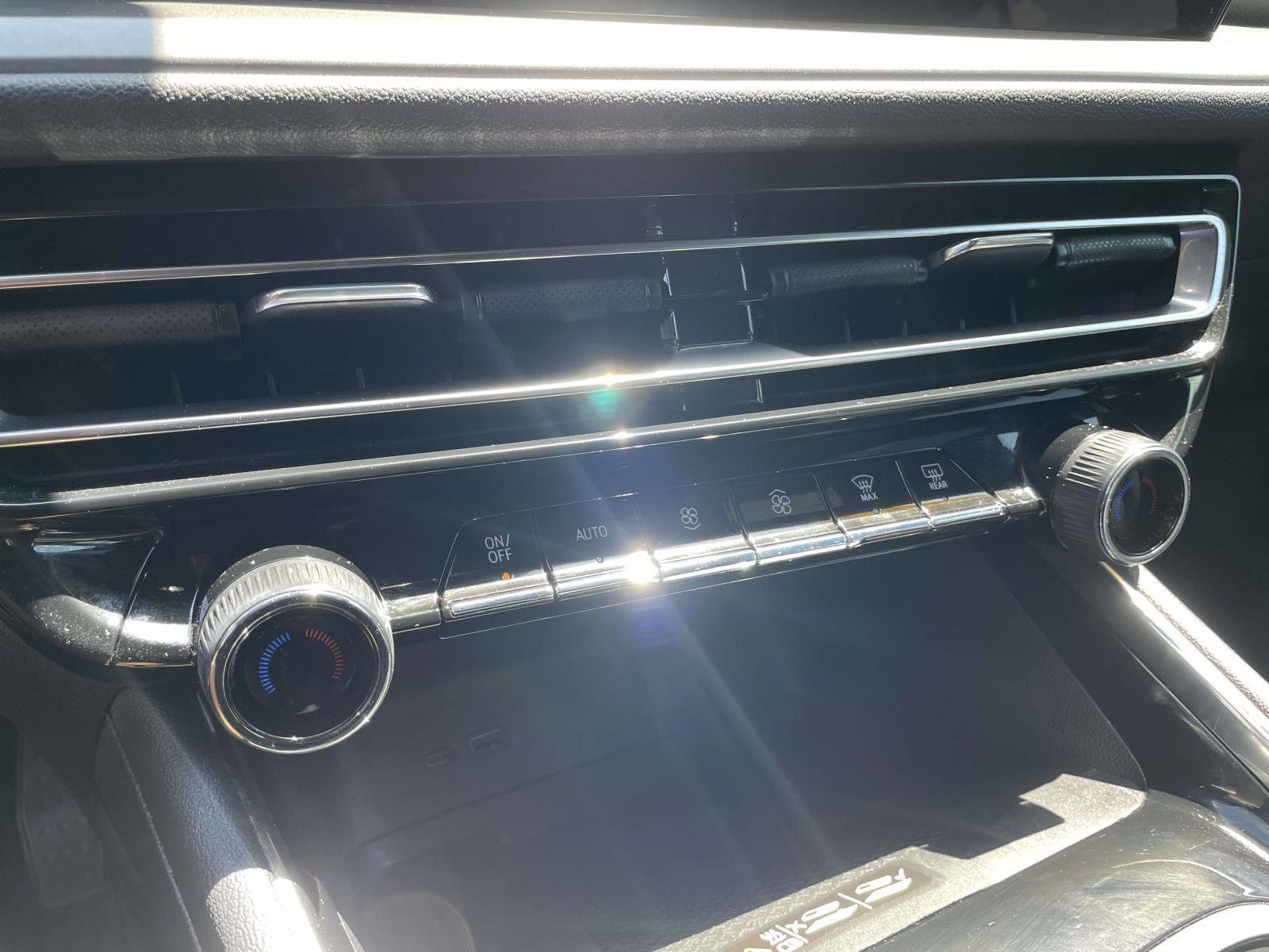 Used 2025 Chevrolet Traverse LT w/ LPO, Floor Liner Package image 14