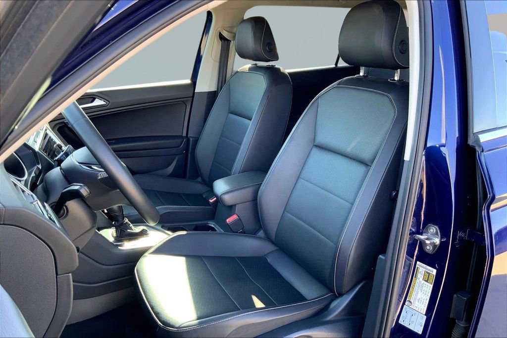 Used 2021 Volkswagen Tiguan SE w/ 3-Row Tiguan MDO Package image 24