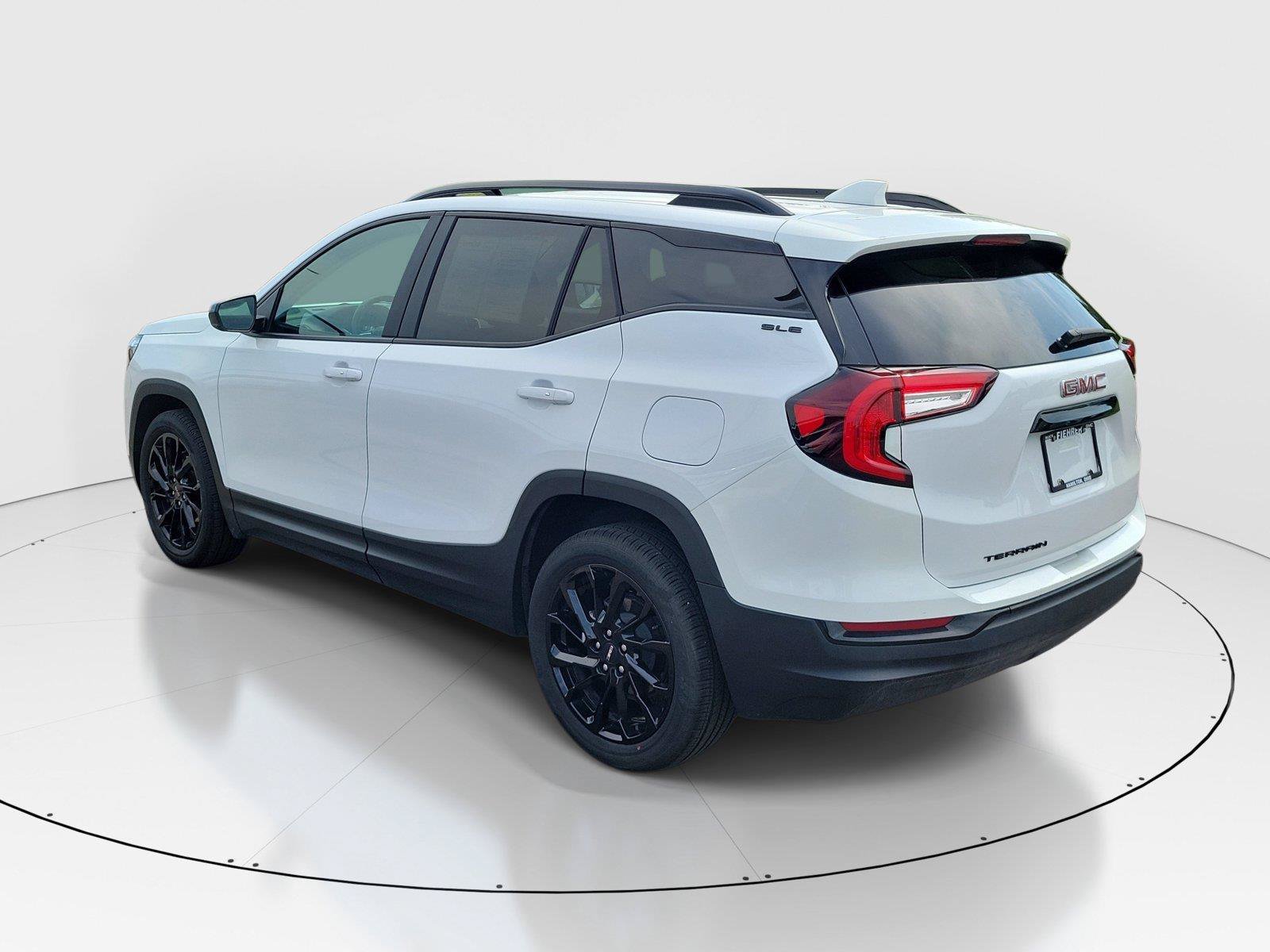 Used 2023 GMC Terrain SLE w/ Driver Convenience Package FWD image 3