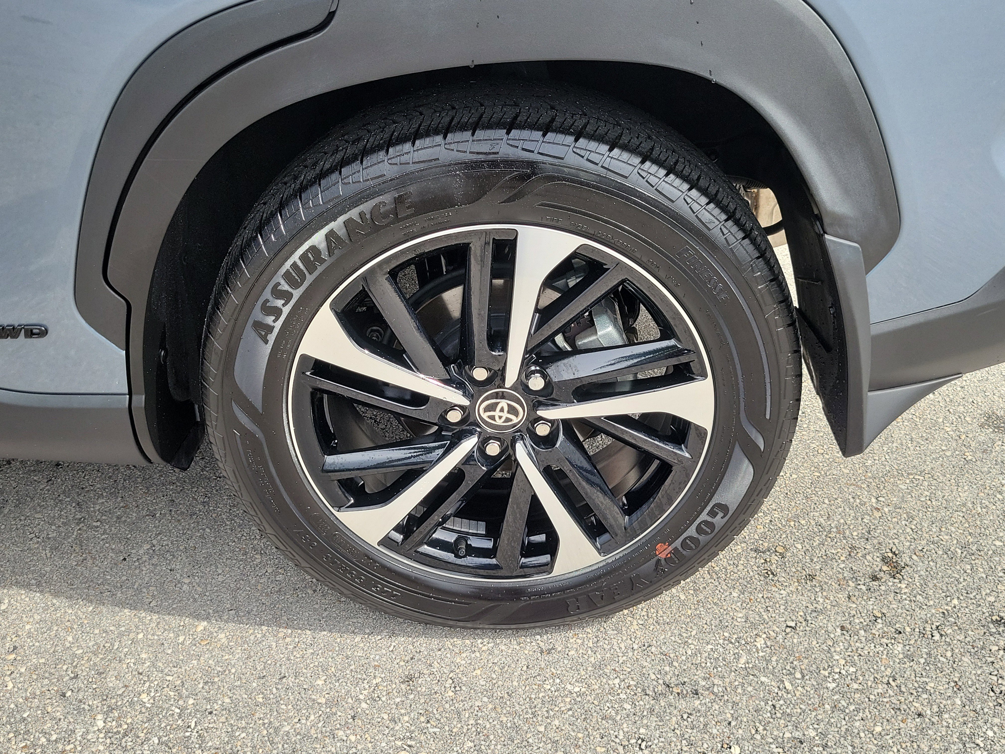 Used 2024 Toyota Corolla Cross AWD Hybrid w/ Convenience Package image 29