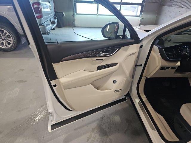 Used 2023 Buick Envision Avenir AWD/4WD image 10